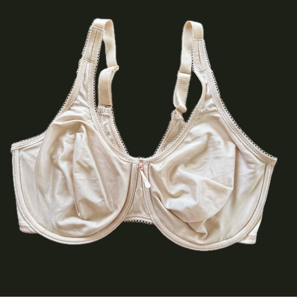 Wacoal Women’s Basic Beauty Full-Figure Underwire Bra in Sand - size 34DD EUC